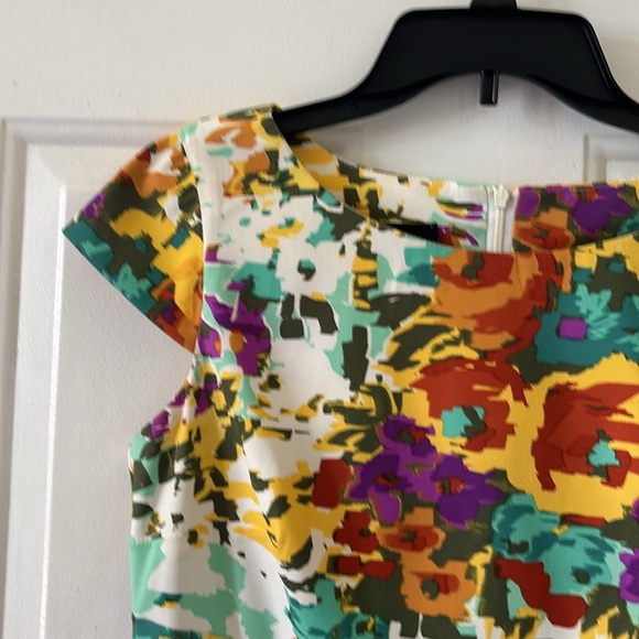 Dress - Picture 2 of 4